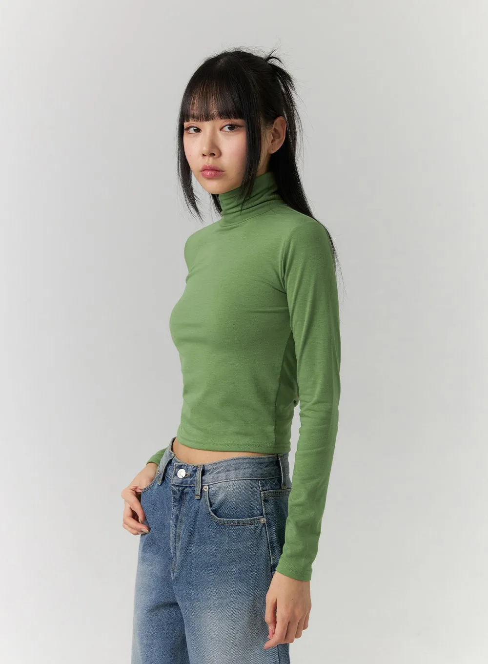 Back Slit Turtle Neck Crop Tee CD308