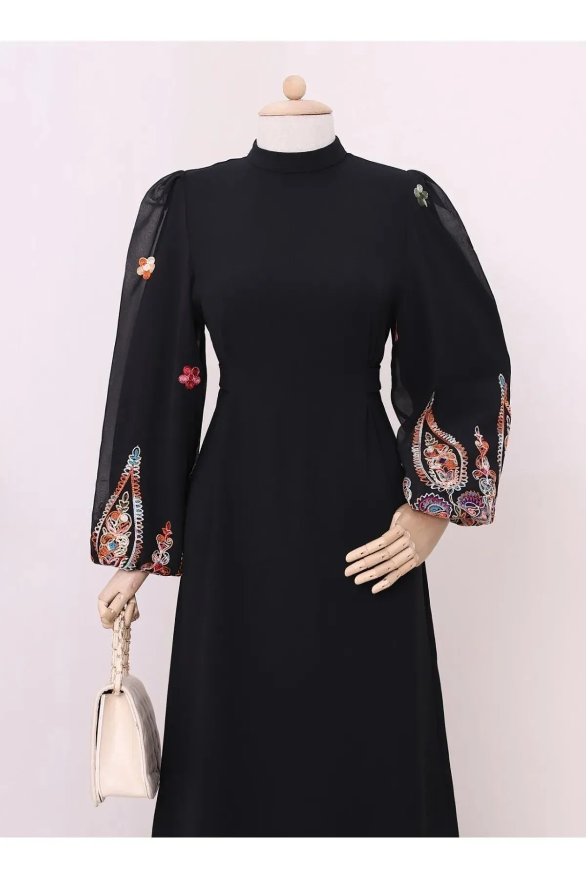 Hijabiya Women's Dress with Tulle and Lace-up Hijabs